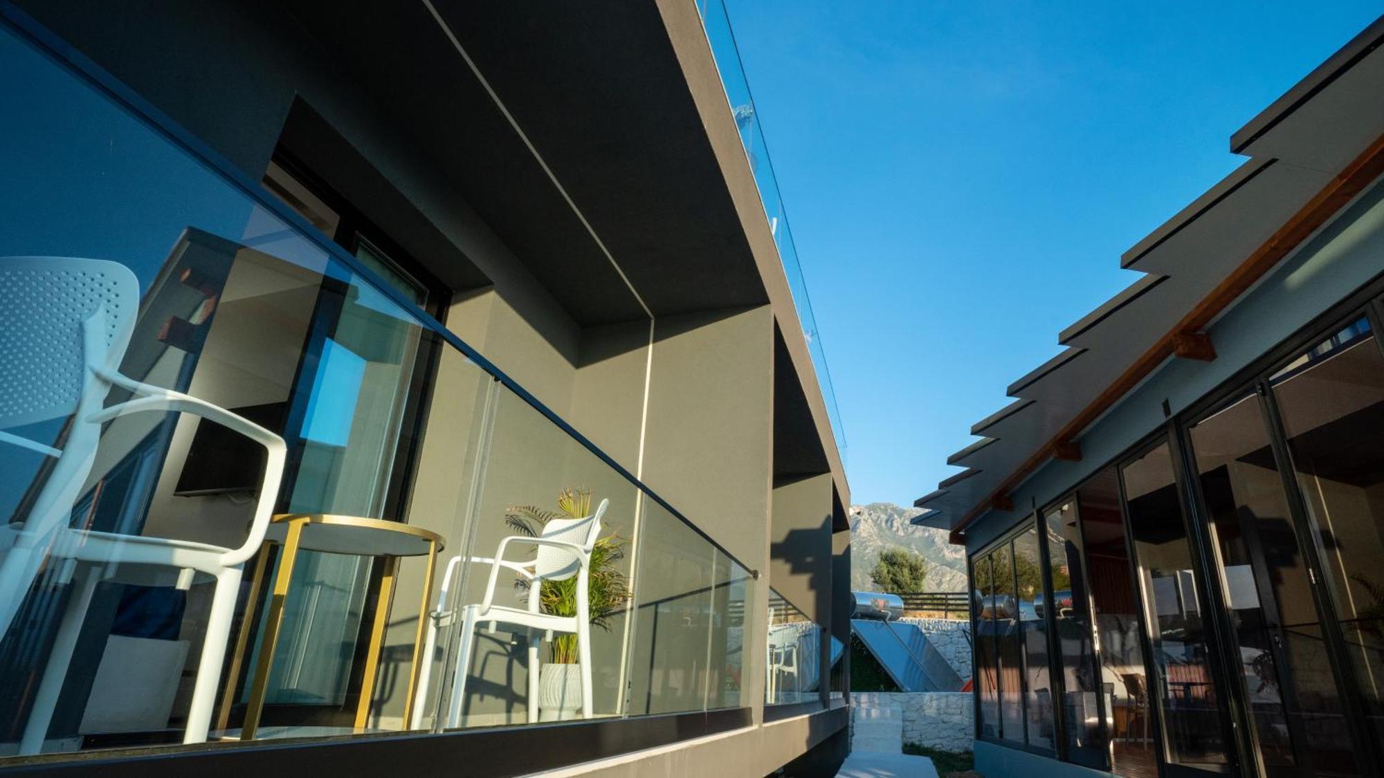 Sea Queen Luxury Hotel Radhimë Exterior foto