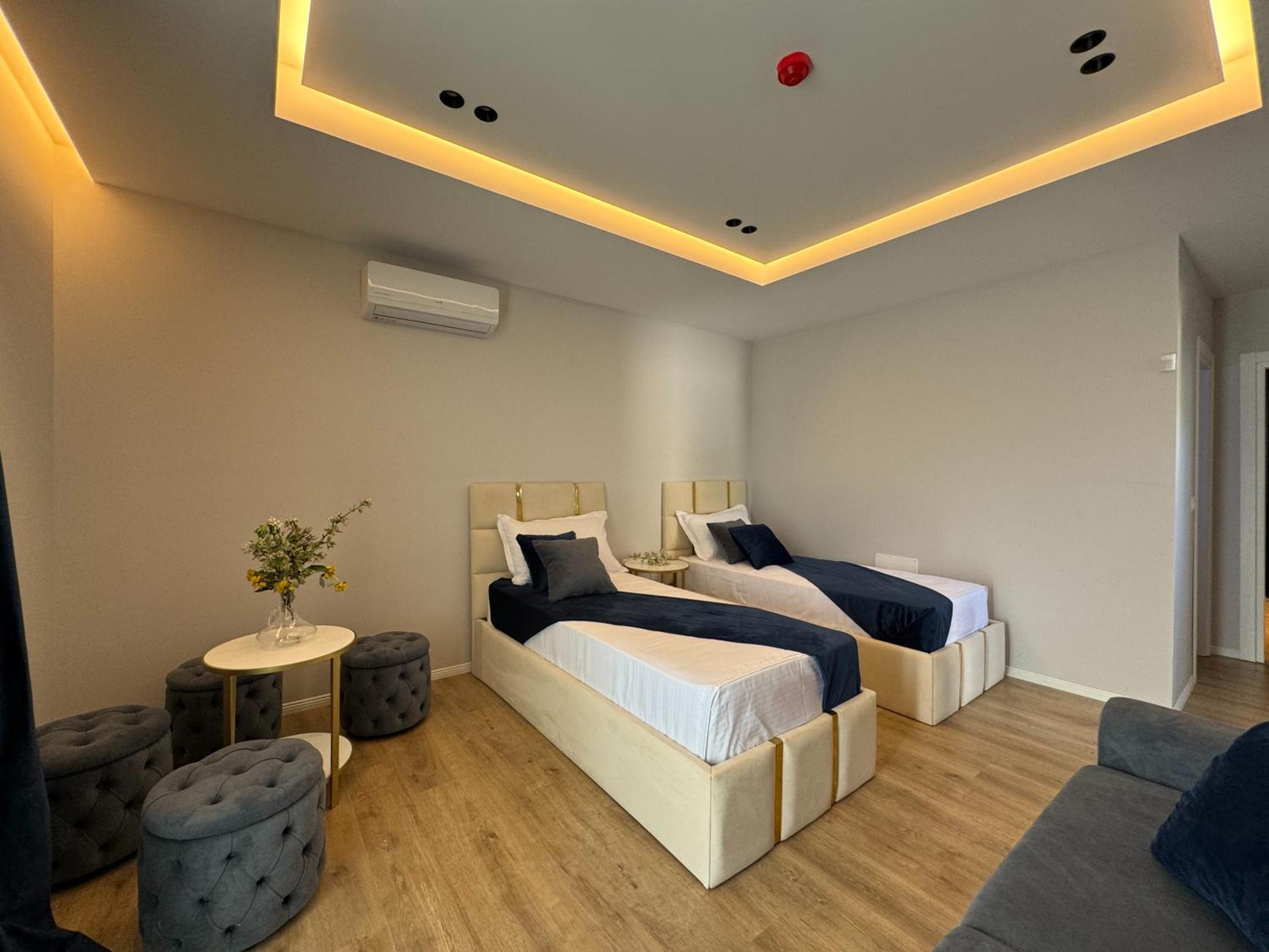 Sea Queen Luxury Hotel Radhimë Exterior foto